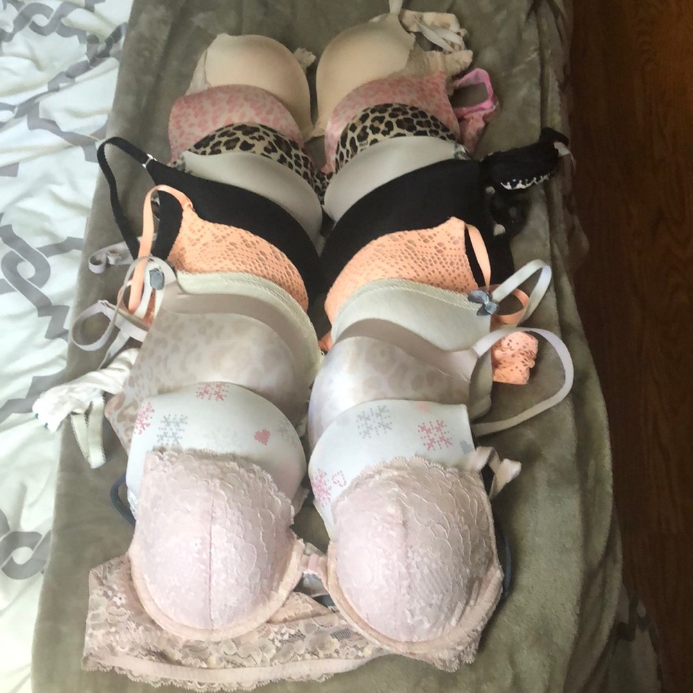 Lot of 10 Victoria’s Secret 34C bras